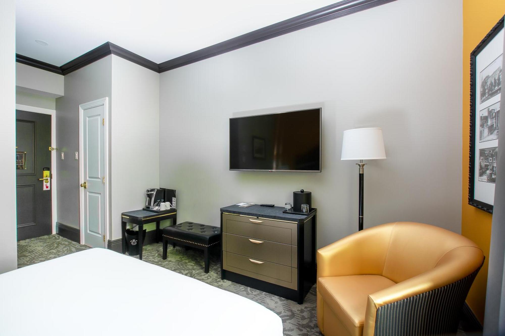 Queen Room